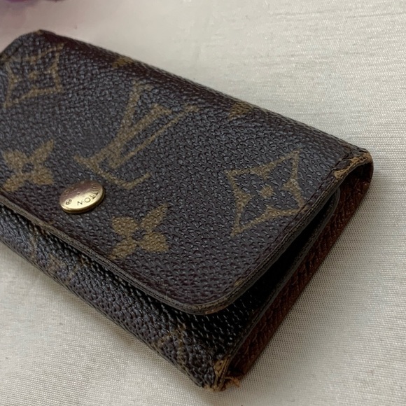 . LV Monogram 4 Key - Picture 1 of 8